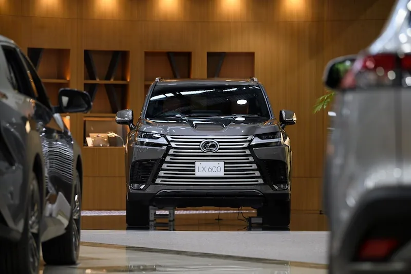 Lexus มีประสิทธิภาพเหนือกว่า Tesla และ Mercedes ในการจัดอันดับความปลอดภัยของระบบช่วยเหลือผู้ขับขี