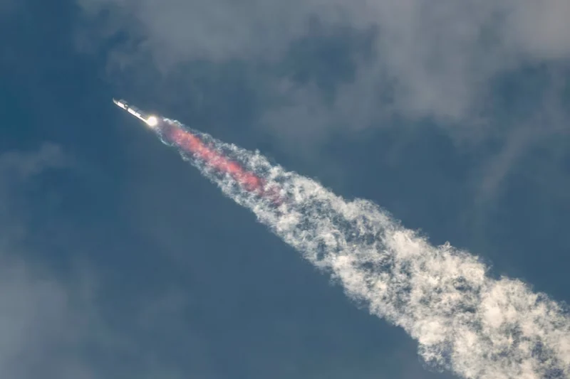 Statek kosmiczny SpaceX zawodzi podczas podróży powrotnej. 