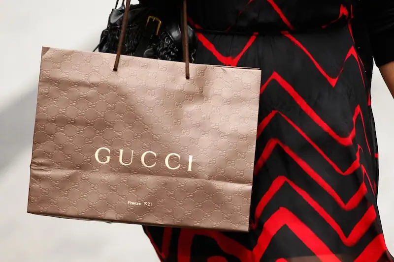 Gucci experimentará una caída de ventas del 20% en el primer trimestre debido a la desaceleración económica de Asia. 