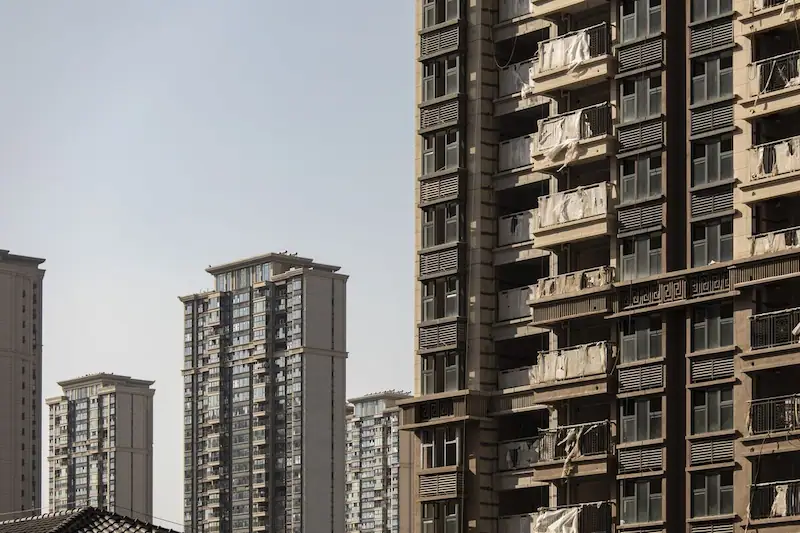 Builders in China Navigate Restructuring amid Evolving Crisis