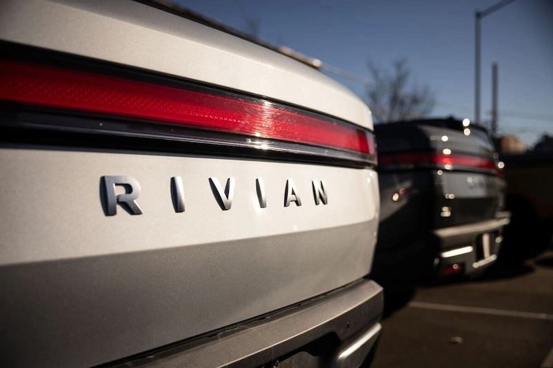 Rivian supera la producción esperada de vehículos eléctricos con mayores envíos