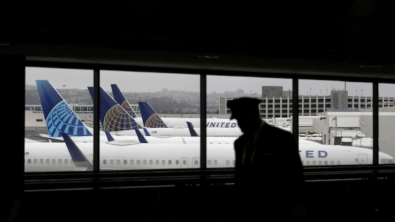 United Airlines Delays New Routes Amid FAA Safety Review