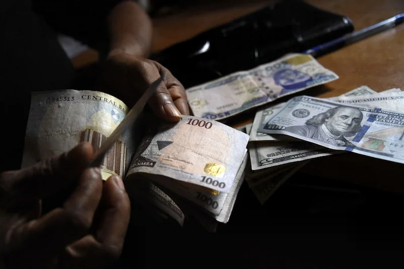 Nigeria implementa medidas para fortalecer la posición de la naira frente al dólar