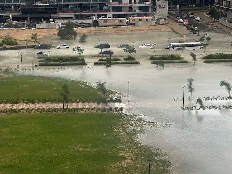 Ungewöhnliche Regenfluten im trockenen Dubai