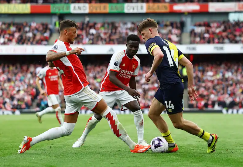 Arsenal continue title chase with victory over Bournemouth