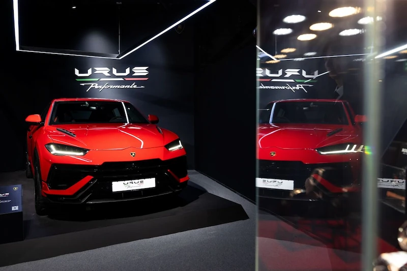Lamborghini émet le rappel de SUV de luxe en raison de problèmes de sécurité du capot