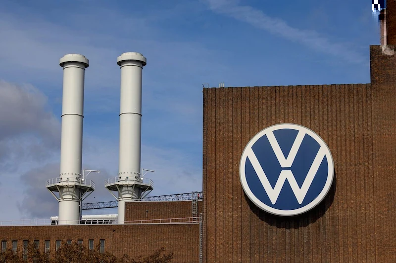 Automakers Brace for Challenges as Chinese EV Tariffs Shake Up EU Market