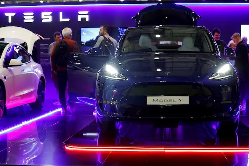 Запуск обновленной модели Y от Tesla отложен до следующего года