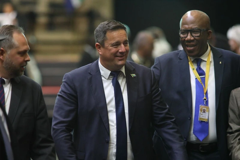 I partiti politici sudafricani si uniscono per la crescita economica