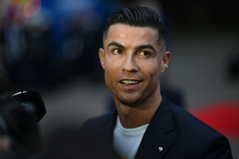 Legenda futbolu Ronaldo zostaje udziałowcem prestiżowej marki porcelany Vista Alegre