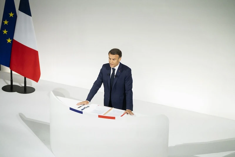 Der Zustimmungswert des französischen Präsidenten Macron erreicht angesichts der vorgezogenen Neuwahlen einen neuen Tiefpunkt