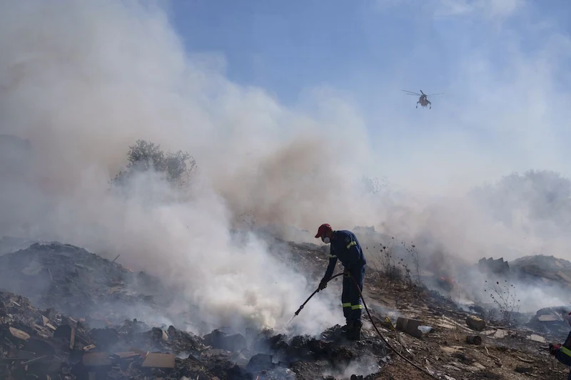 Greece Battles Wildfires Amid Severe Heatwave and Evacuations