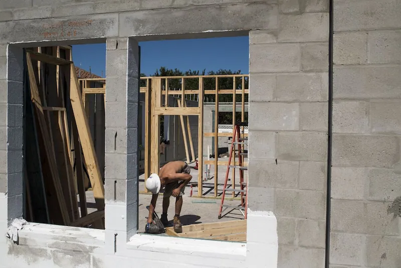 Homebuilders Scale Back Plans Amid Slow Housing Market, Grappling with Challenges in Florida