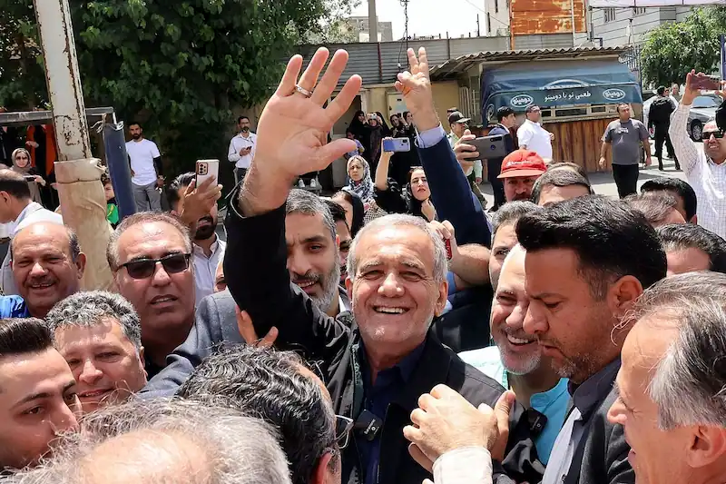 Le président iranien nouvellement élu s’engage à relancer les négociations sur le programme nucléaire avec les pays occidentaux