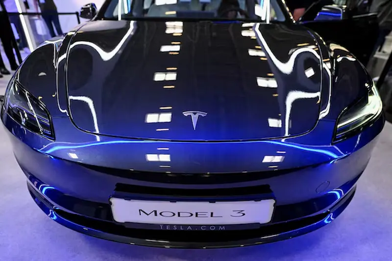 Tesla aumenta i prezzi della Model 3 in Europa a causa delle tariffe UE sui veicoli elettrici cinesi