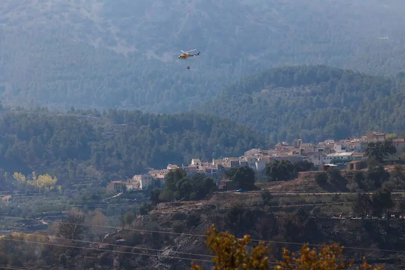 Gli incendi infuriano nella Spagna orientale mentre l’ondata di caldo si intensifica