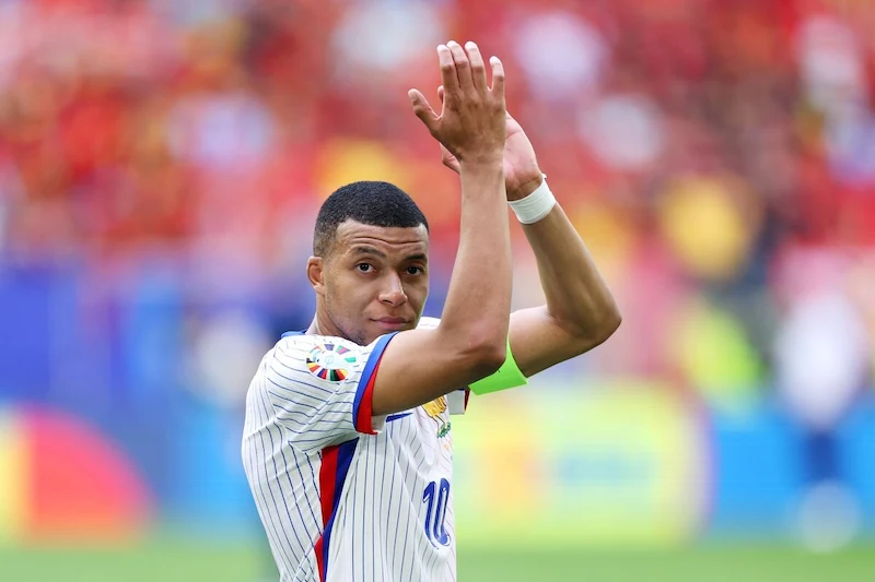 Kylian Mbappes Coalition Capital erwirbt Anteile am Stade Malherbe Caen von Oaktree Capital Management