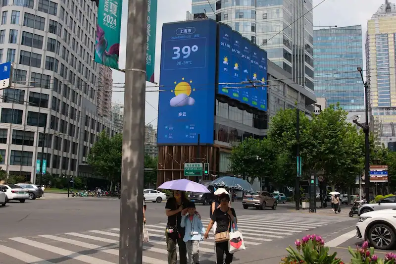 Record-Breaking Heat Wave Sweeps Eastern China