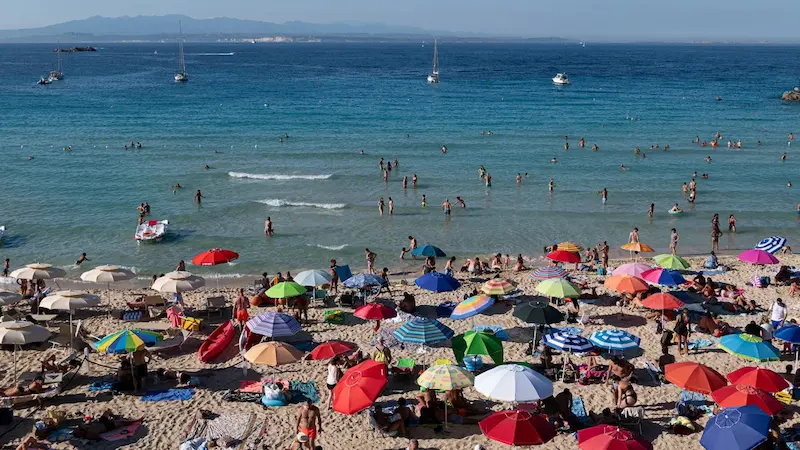 Italien führt einzigartige Maßnahmen ein, um das Urlaubs-Overtourism-Chaos zu bekämpfen