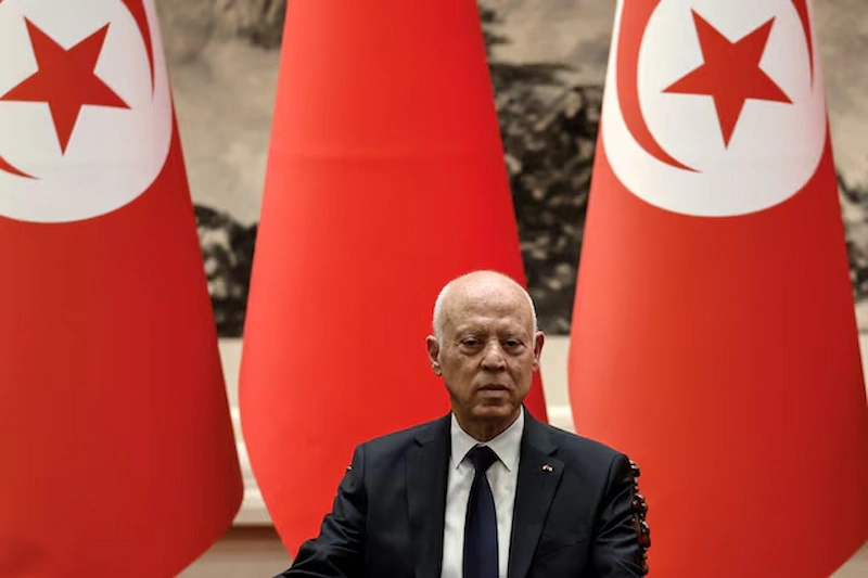 Il presidente tunisino Saied riorganizza il governo in vista delle elezioni