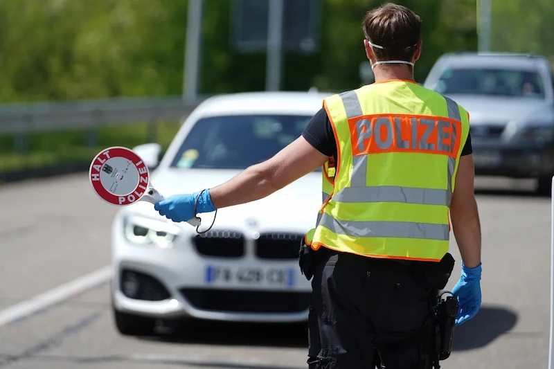La Germania estende i controlli alle frontiere nel contesto delle crescenti preoccupazioni sull’immigrazione