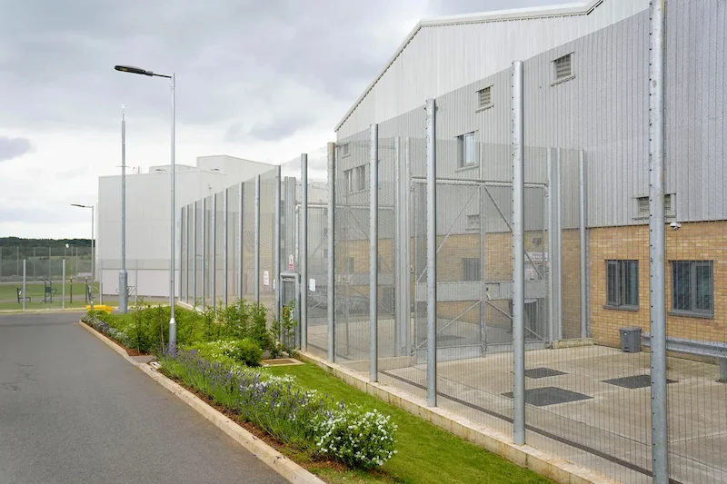 Starmer Takes a Risky Bet as Overcrowded Prisons Reach Breaking Point