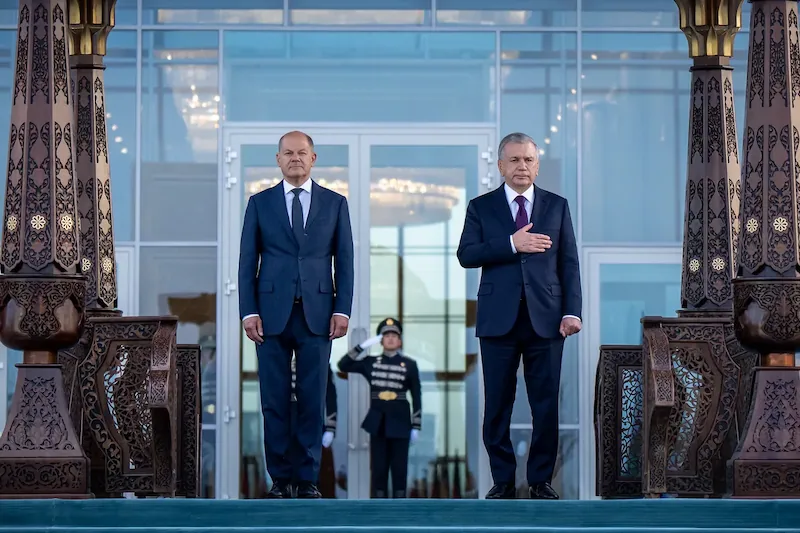 Niemcy i Uzbekistan podpisują nowe porozumienie migracyjne podczas wizyty dyplomatycznej Scholza