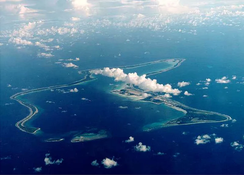 O Reino Unido cede a soberania das Ilhas Chagos às Maurícias, garantindo o futuro de Diego Garcia
