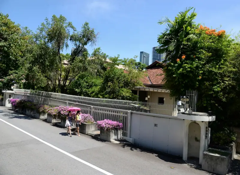 Singapore PM Lawrence Wong Faces Conundrum Over Fate of Lee Kuan Yew's Colonial Bungalow