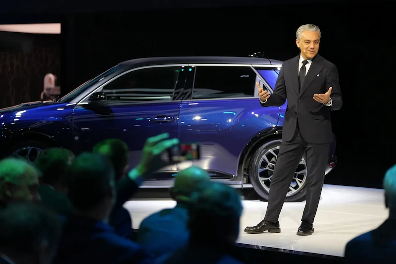 Renault and Stellantis Anticipate Surge in Electric Vehicle Sales with Competitive Pricing Strategy