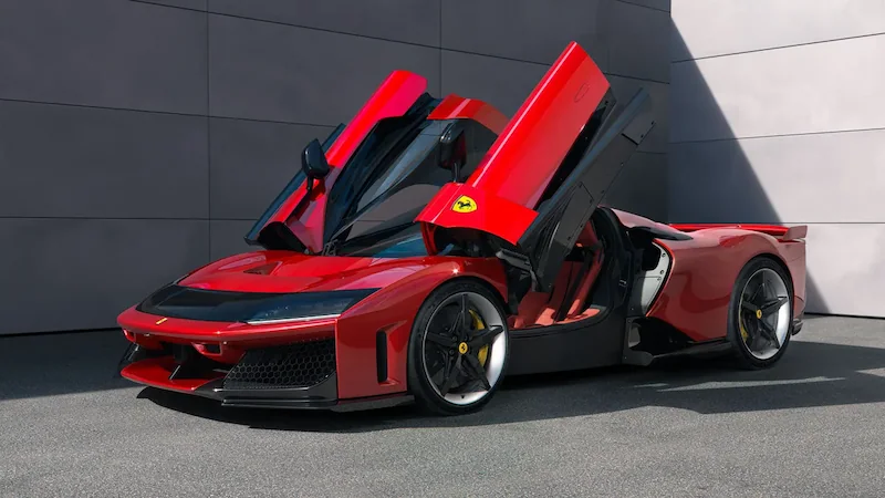 Ferrari presenta 3€. Superdeportivo F80 de 6 millones de unidades con motor híbrido V6 de 1200 caballos de fuerza
