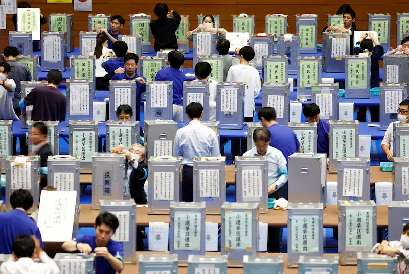 Die japanische Koalition verliert aufgrund der Aufregung um die Wahl ihre Mehrheit, und es herrscht Unsicherheit über die Zukunft der Regierung