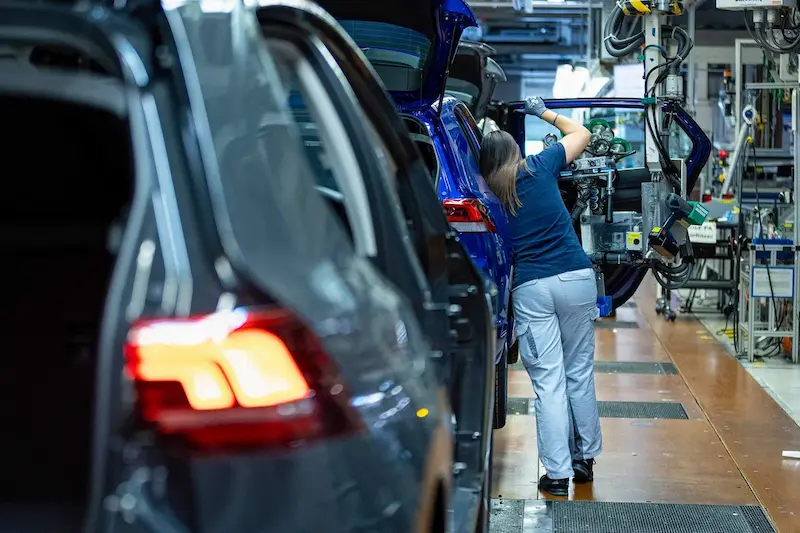 Die Volkswagen AG schlägt kostensparende Maßnahmen zur Vermeidung von Werksschließungen in Deutschland vor