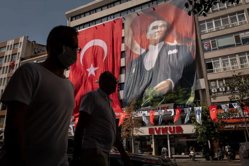 La proposta legislativa della Turchia mira a regolamentare l'influenza straniera tra crescenti critiche