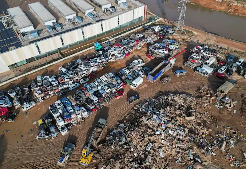 Spanish authorities request DNA samples from missing individuals, while Prime Minister Sanchez unveils aid package for flood victims