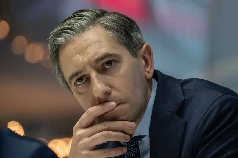 Irlandia wzywa do przedterminowych wyborów, ponieważ premier wykorzystuje okazję pośród skandali związanych z Sinn Fein