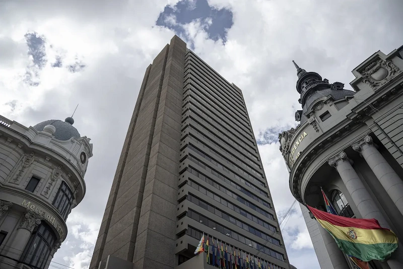 Banco Central da Bolívia altera regras de reserva de ouro em meio à crise econômica