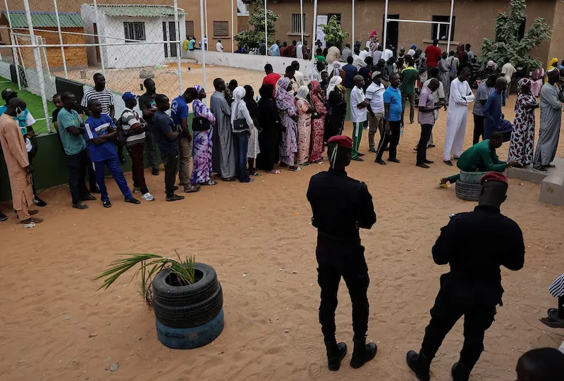 Il Senegal vota alle elezioni legislative cruciali in mezzo alle crescenti tensioni
