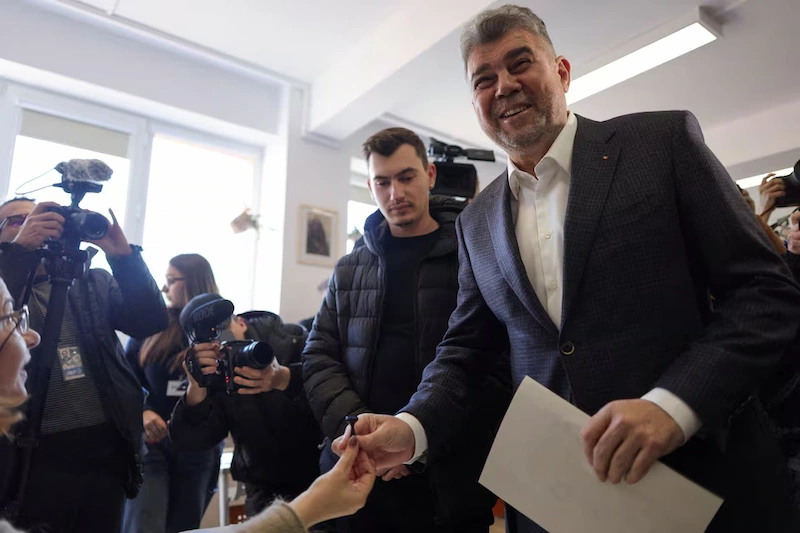 Romanian Prime Minister Leads in First Round of Presidential Election as Tight Race Unfolds