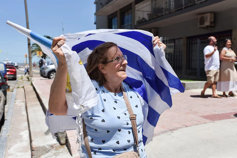 Gli uruguaiani hanno votato per scegliere il prossimo leader del paese