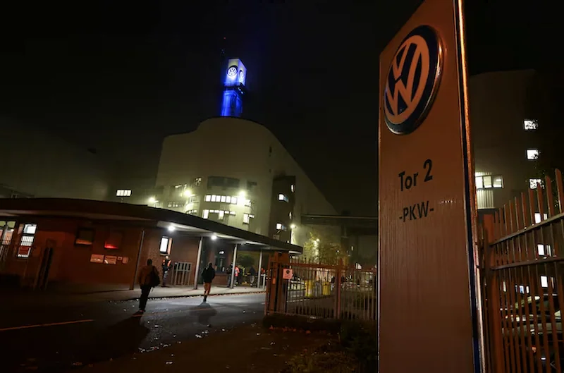Volkswagen respinge le proposte del sindacato e affronta scioperi per le misure di riduzione dei costi