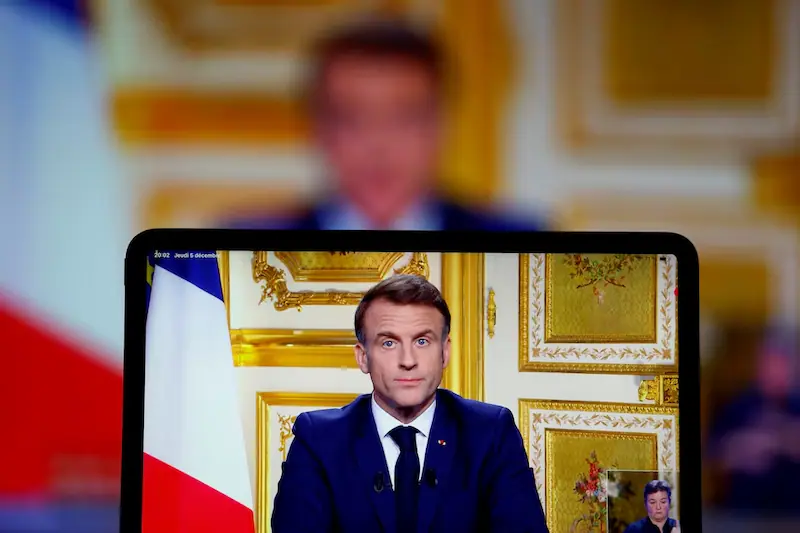 Macron se compromete a cumplir con sus deberes presidenciales hasta el final de su mandato