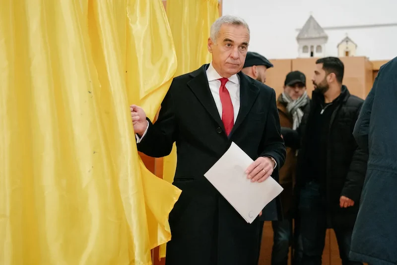 La Romania avvia le discussioni sulla formazione di un nuovo gabinetto dopo un voto interrotto
