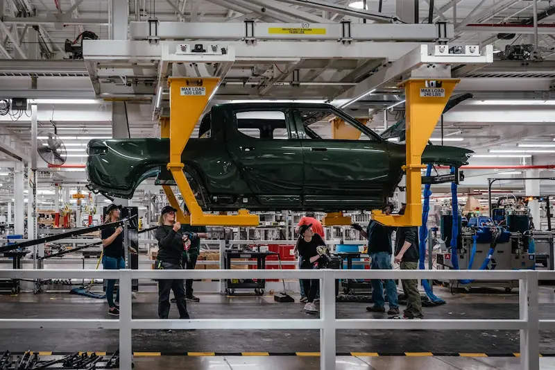 Rivian y UAW forjan un acuerdo confidencial para simplificar el proceso de sindicalización
