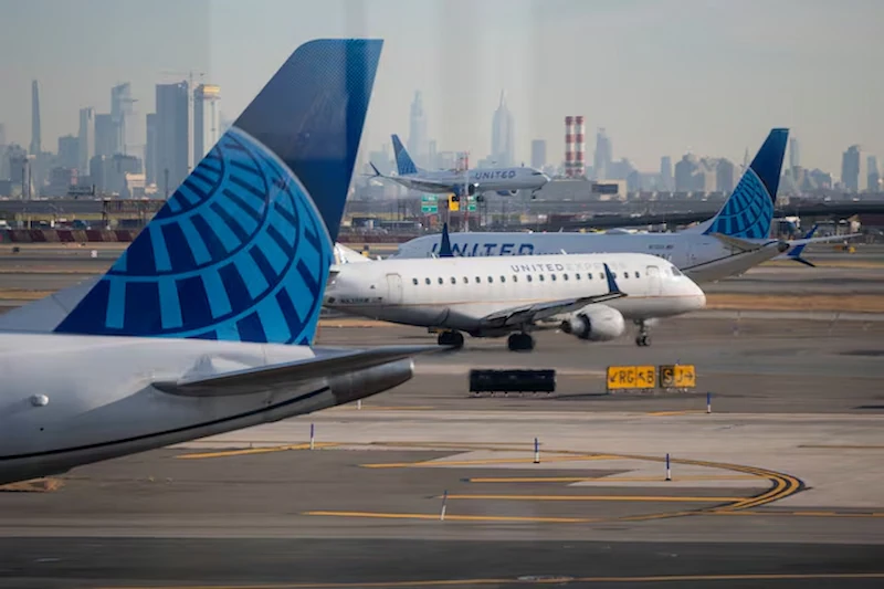 United Airlines to Launch Starlink In-Flight Internet Services