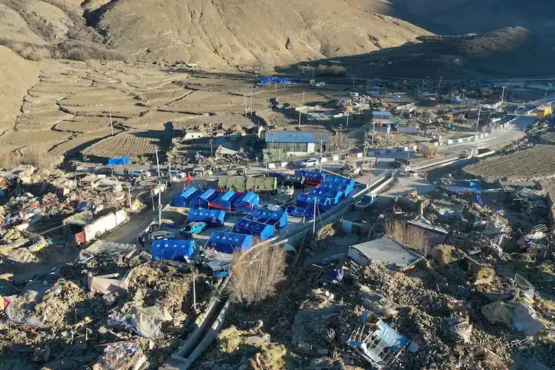 Depremin Vurduğu Tibet'te Binlerce Kişi Barınaklara Taşınırken Büyük Kurtarma Çabaları Devam Ediyor