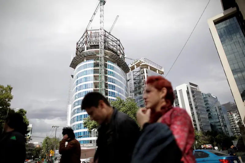 Mexico's Economy Contracts Unexpectedly in Q4 Amid Tariff Concerns