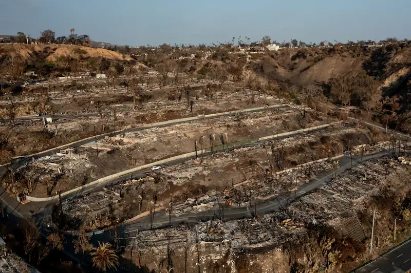 Sezonun en ağır yağışları için Güney Kaliforniya dişleri, çamur kayma tehdidi tezgahı