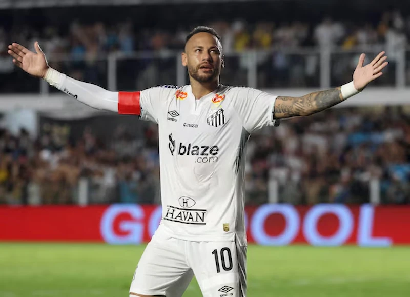 Neymar Scores in Santos Victory After Long Absence