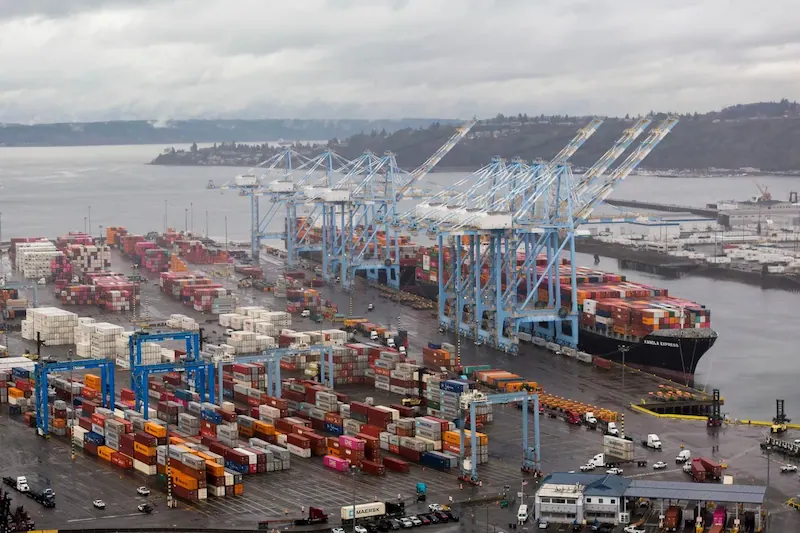 US Trade Deficit Hits Record High as Companies Rush to Import Before Tariffs
